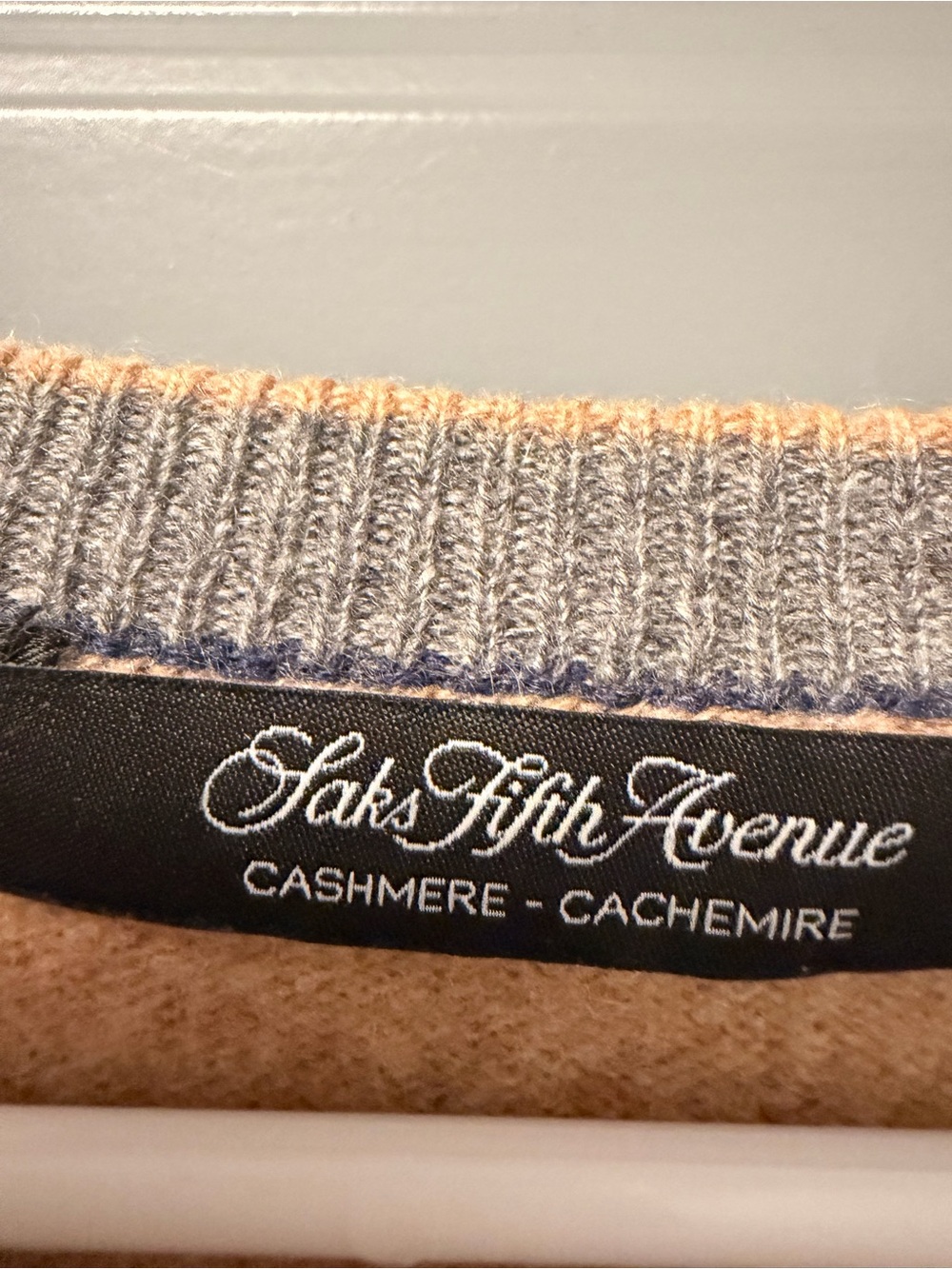Saks Fifth Avenue Men's V-Neck Sweater Camel Tan Cashmere XXL - Picture 4 of 7